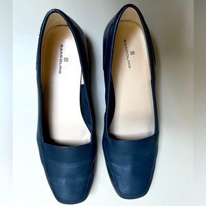 Bandolino Vintage Leather Navy Flats  7.5 M